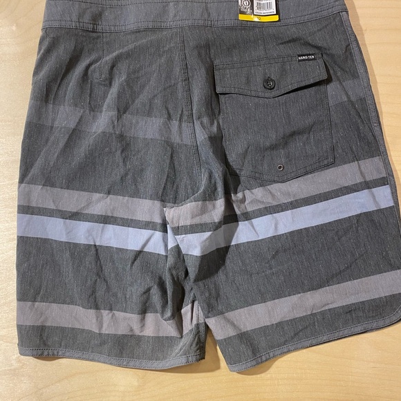 Hang Ten Swim Trunks Size 32 (LB) - Picture 9 of 11